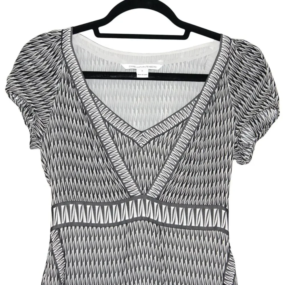 Diane Von Furstenberg Silk Mini Dress Size 0 XS